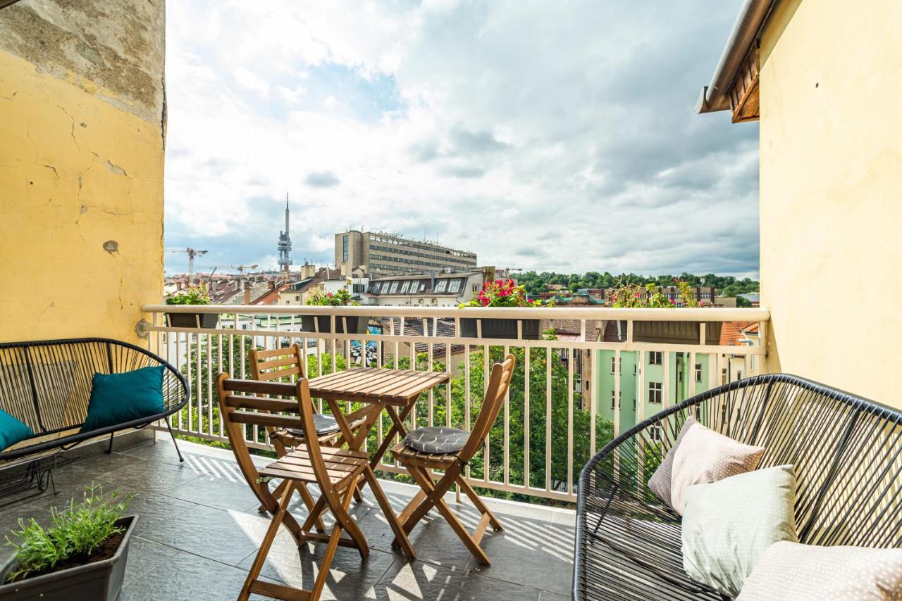 Central, Spacious, Modern 5 Bedrm Duplex W/Balcony 布拉格 外观 照片