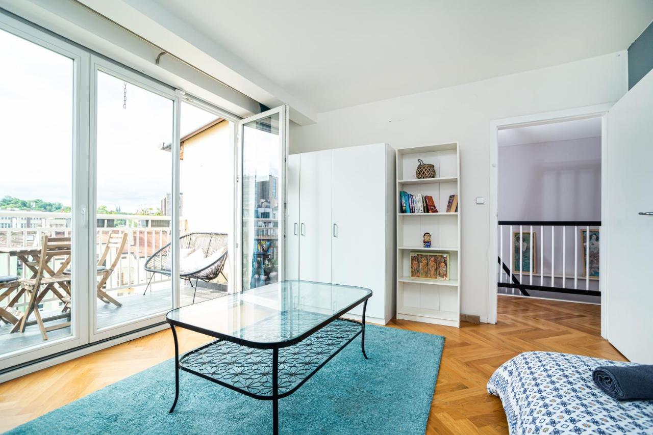 Central, Spacious, Modern 5 Bedrm Duplex W/Balcony 布拉格 外观 照片